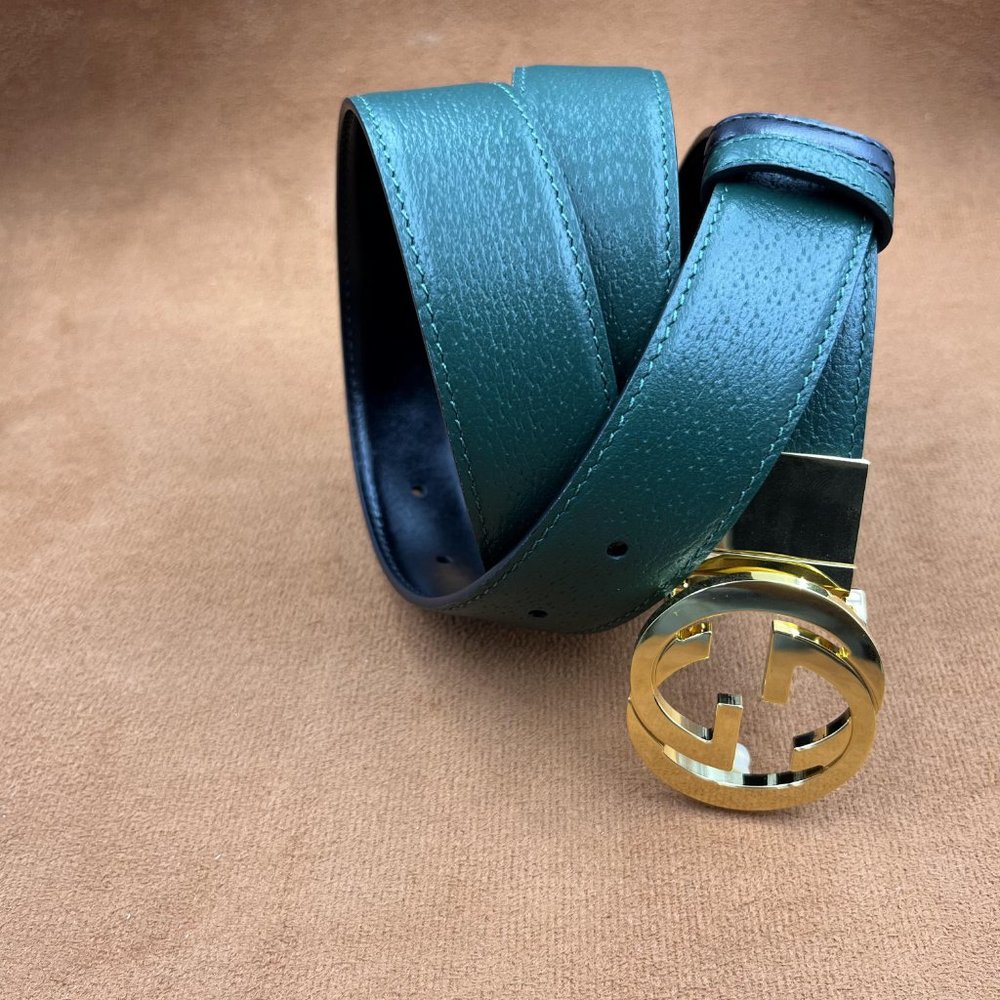 Gucci Women's reversible double sided color belt, size 85. - Picture 2 of 7